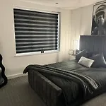 Luxury Flat In Uxbridge