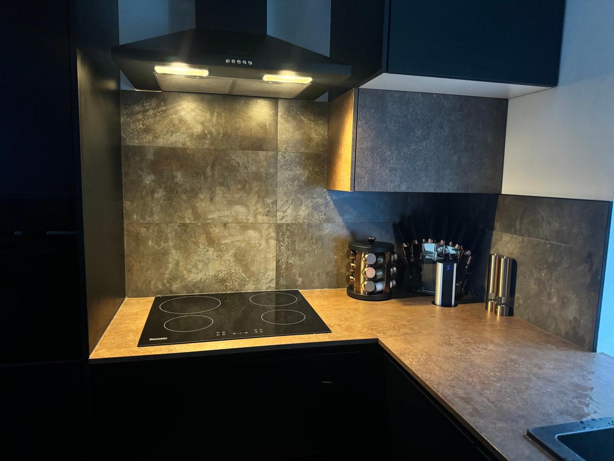 Luxury Flat In Apartment *