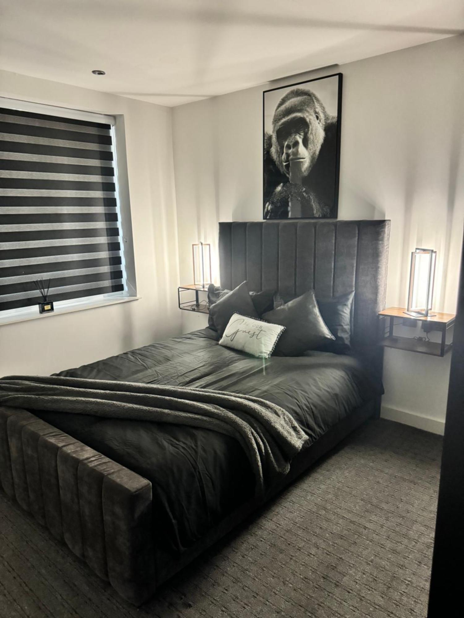 Luxury Flat In * Uxbridge
