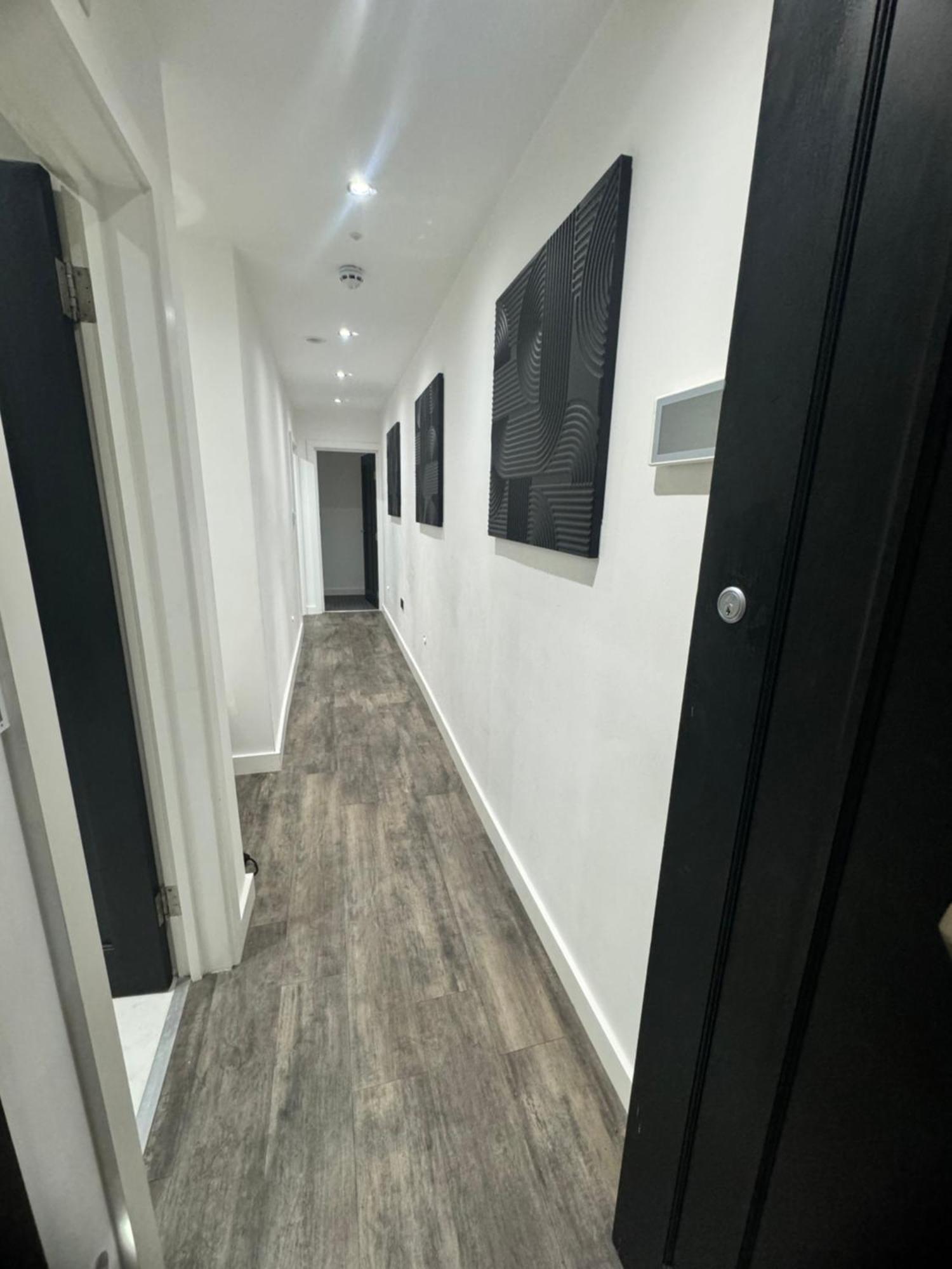 Luxury Flat In Apartment Uxbridge