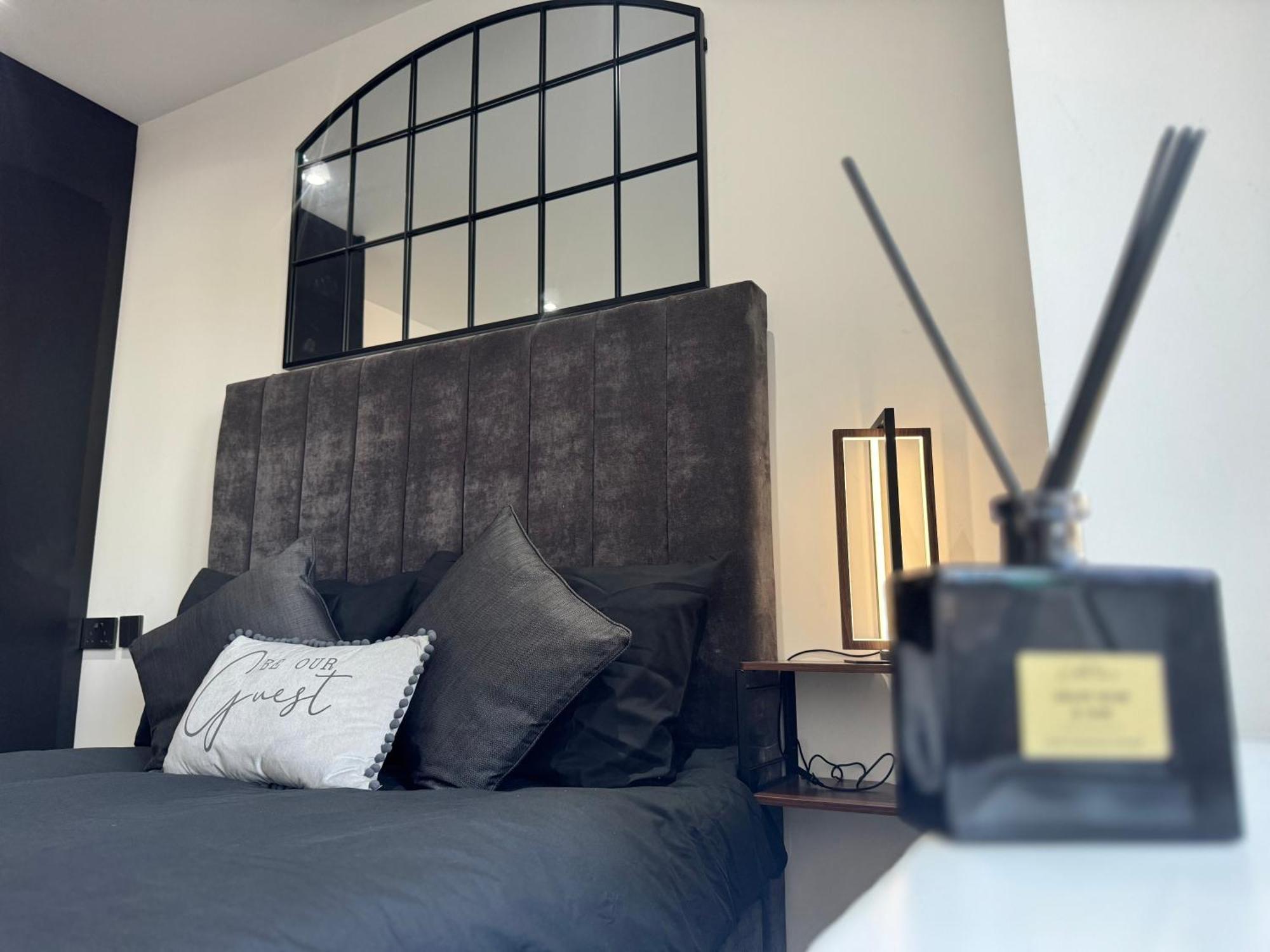 Luxury Flat In Apartment